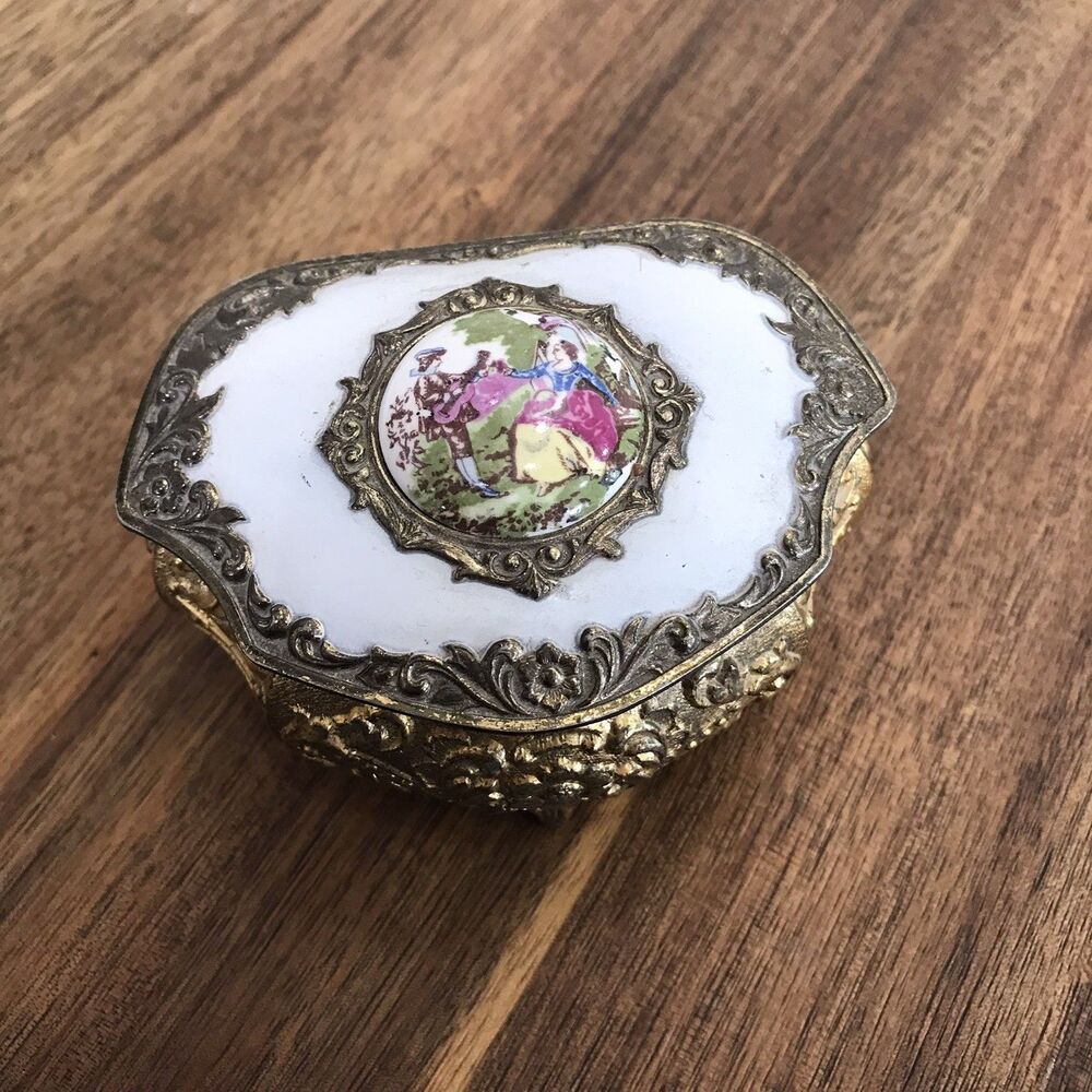 VTG Porcelain Romantic Couple Ornate Gold T Trinket Box Made In Japan